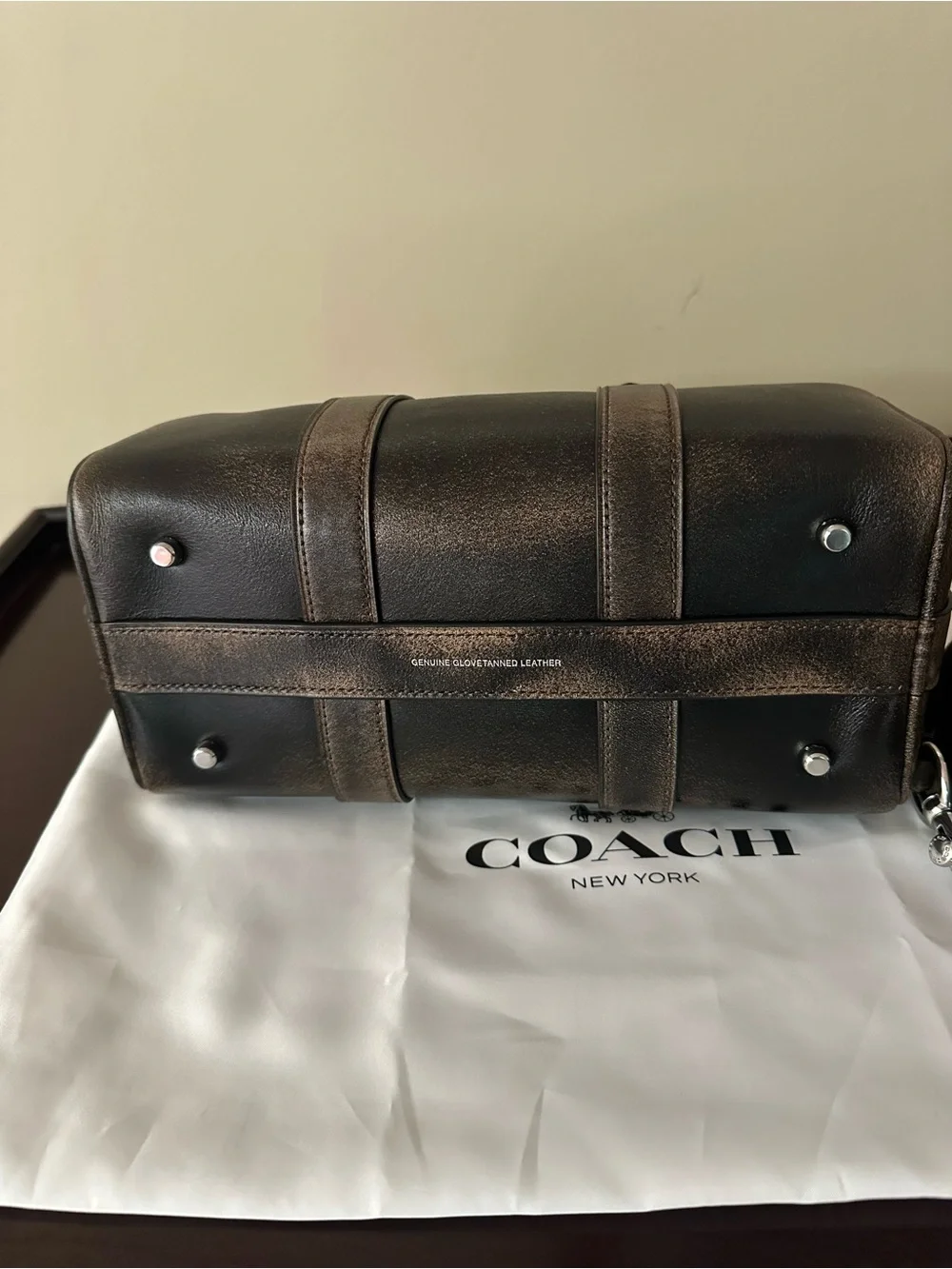 Coach Compass25 in Loved Leather